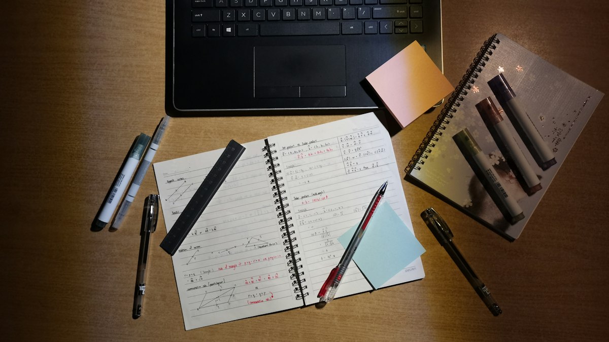 NotebookLM Şirketler için Kullanım Rehberi: Doküman Araştırma, Sesli Özet ve Sunum (2026)
