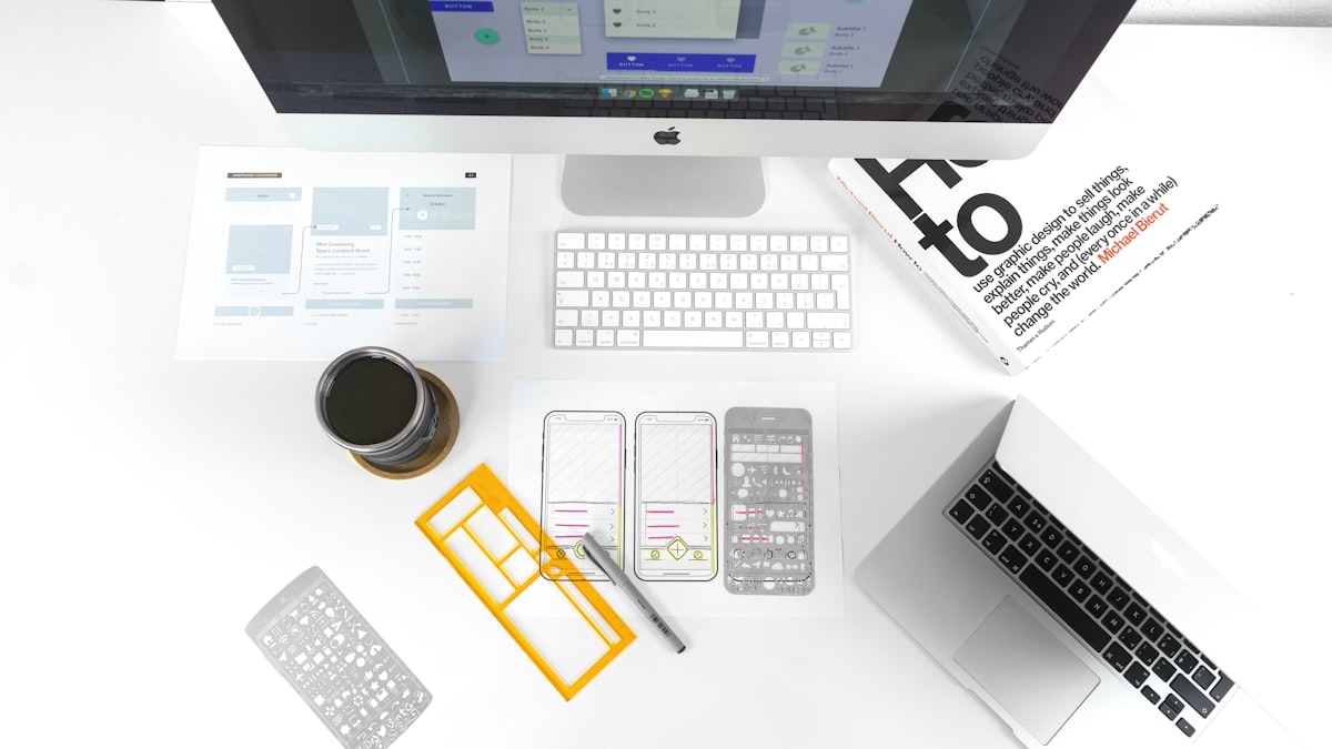 Becoming a Freelance Graphic Designer from Scratch: The 2026 Roadmap